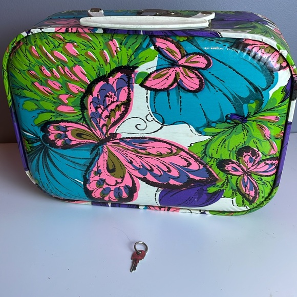 Source Unknown Handbags - Vintage Hippie era flower power mini suitcase with key retro style